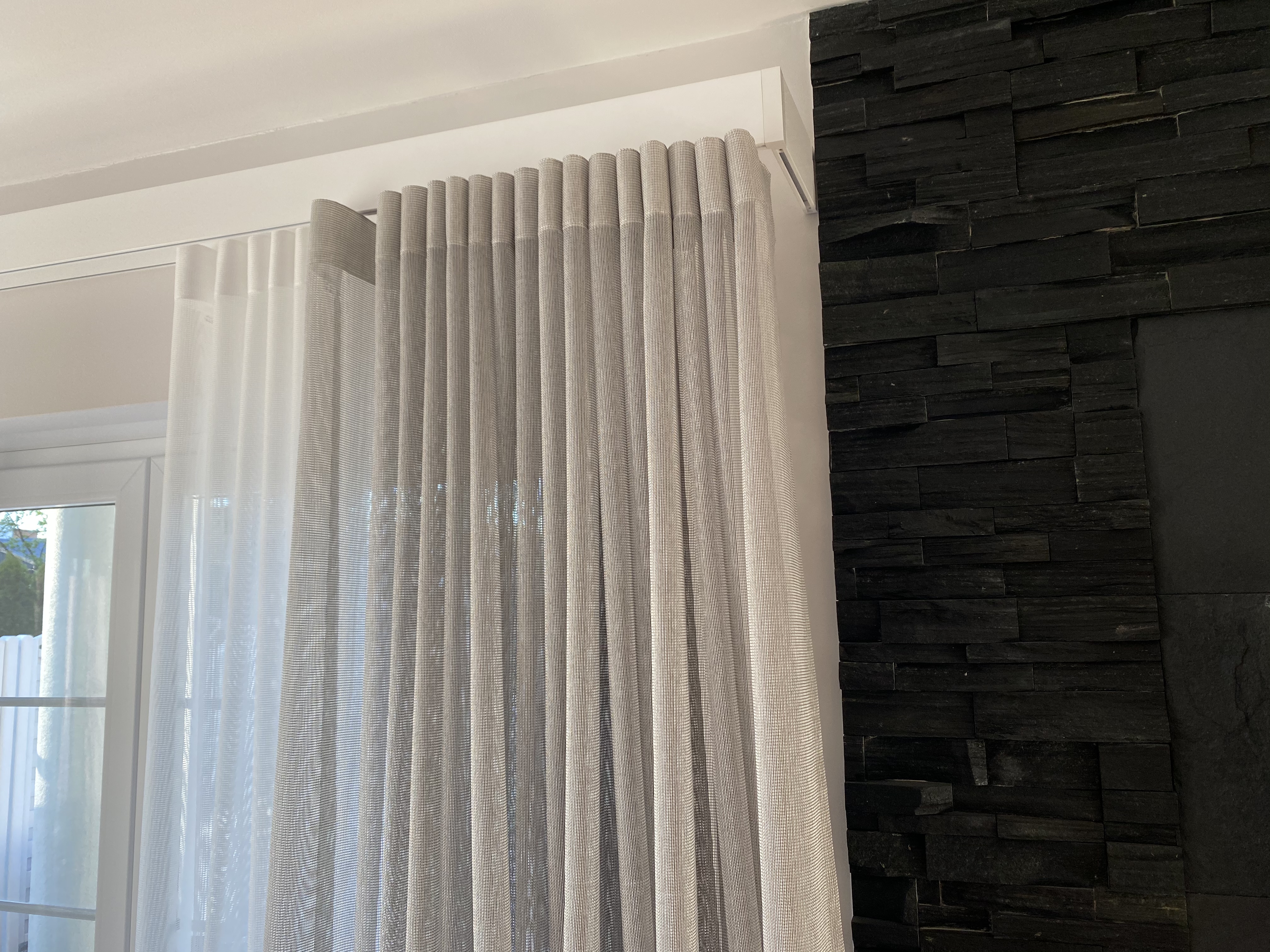 Zasłona ułożona w systemie fali Wave